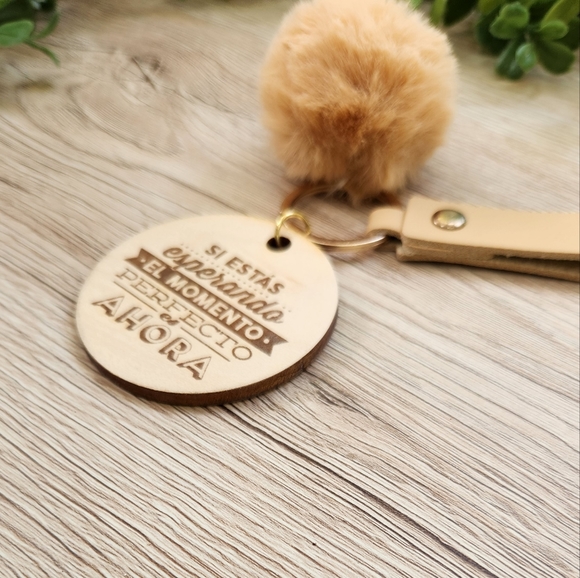 SPANISH MOTIVATION Laser Engraved Charm with Keychain Wristlet & Puff - Picture 9 of 10